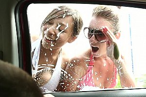 国模杨依自慰gogo