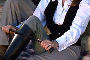 欧美丝足脚交射精